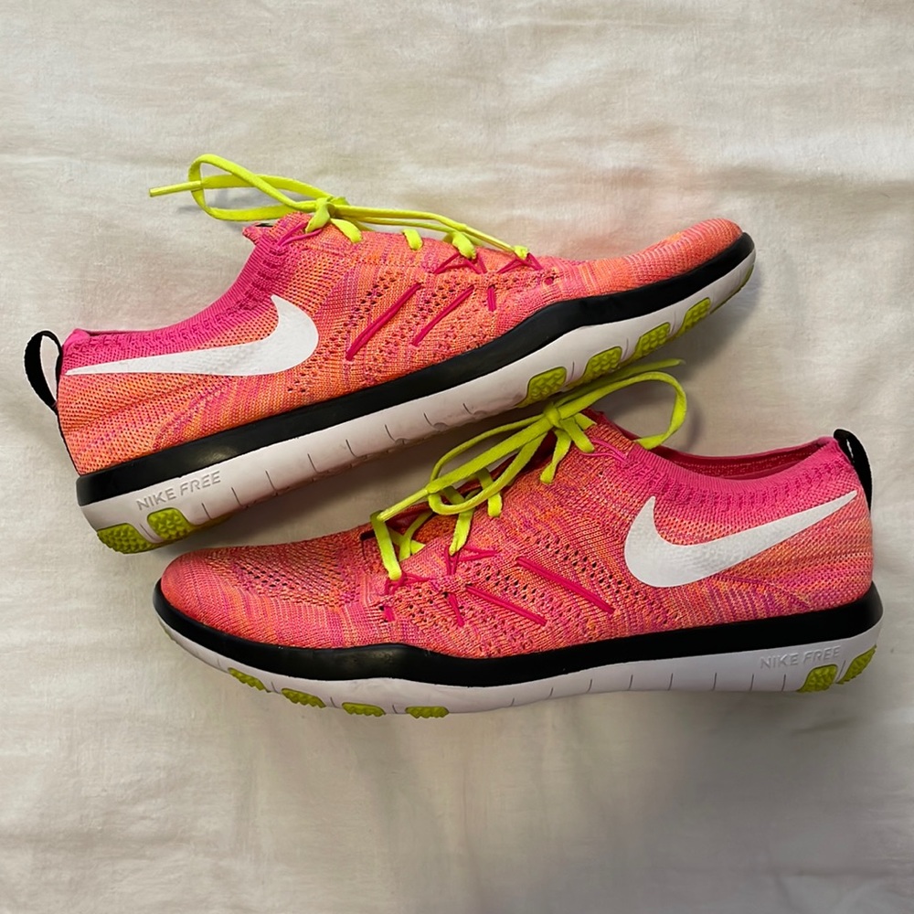 Nike women’s Focus FlyKnit Training shoe SZ 8.5M- neon pink/orange/yellow